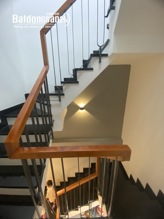 Nhà đúc 3 tấm đẹp, hiện đại Hẻm xe hơi đường Tân Hòa Đông,Giá 5.3 tỷ