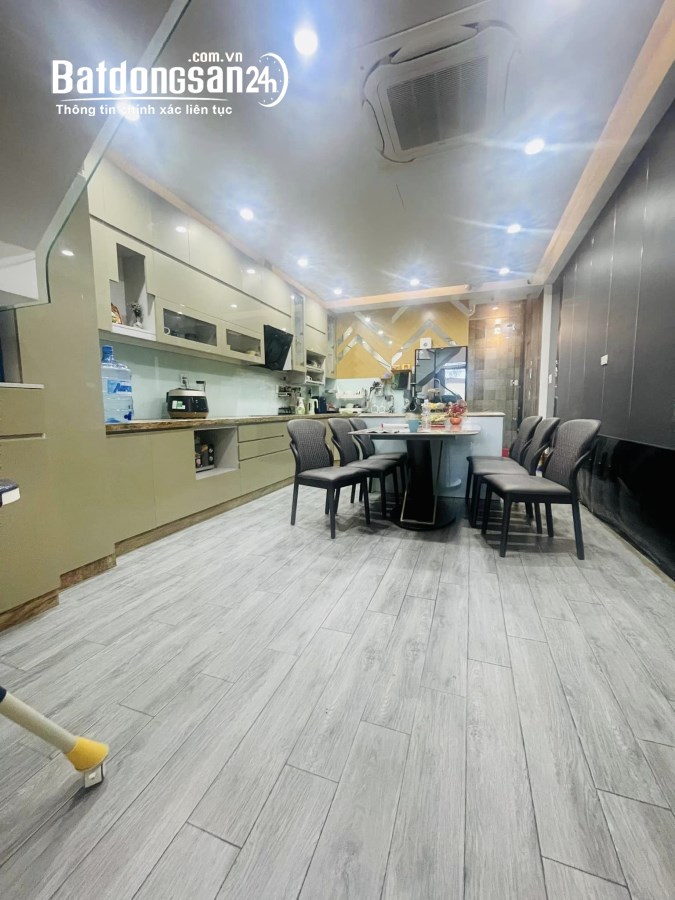 Cần bán mặt tiền đường hoa Phường 7 Quận Phú Nhuận giá 24,8 tỷ