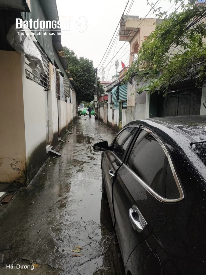 Bán đất ngõ phố Vũ Hựu, ph Thanh Bình, TP HD, 83.2m2, mt 4.24m, đường thông ô tô, chỉ