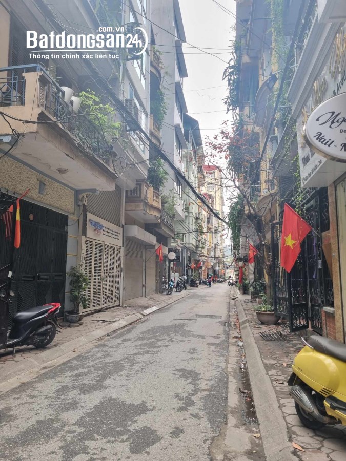 Bán nhà mặt phố Đường Văn Cao, Phường Liễu Giai, Quận Ba Đình