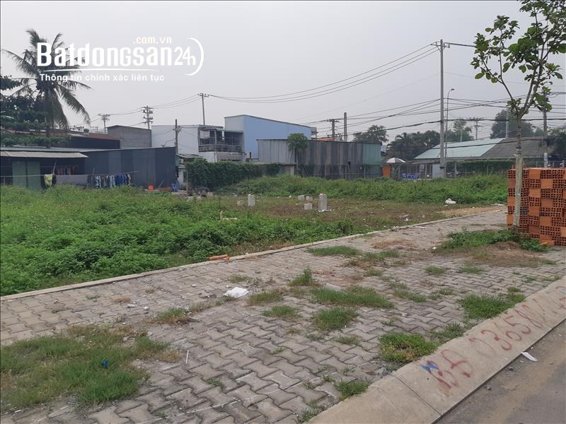 Cắt bán hơn 70m2 mặt tiền 10m gần nhà văn hóa gần đường trục chính 