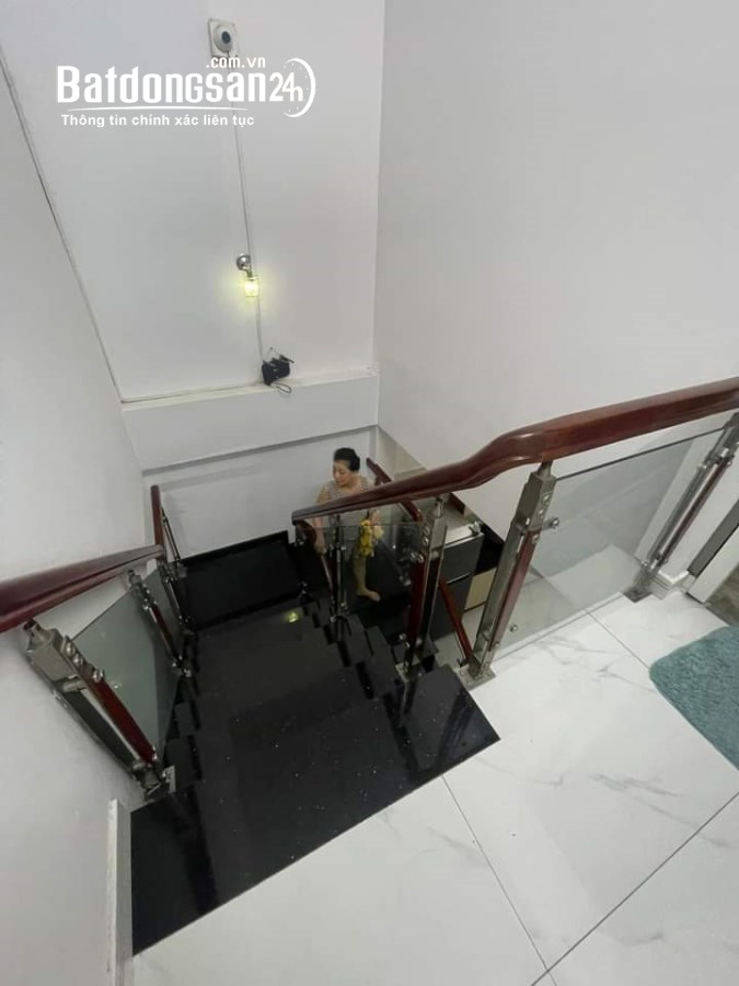 Bán gấp nhà 6 tỷ TL 63m2 Thoại Ngọc Hầu hẻm xe tải khu cao tầng