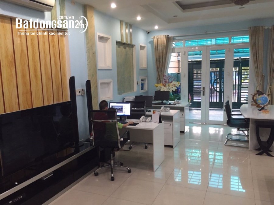Bán nhà đường 75 kdc Tân Quy Đông,Quận 7,dt 6x22m, 3 lầu giá 24,5 tỷ