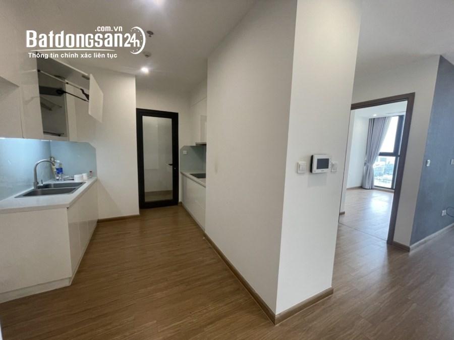 Cho thuê căn hộ chung cư Vinhomes Sky Lake, 3 ngủ, đồ cơ bản, giá 28tr
