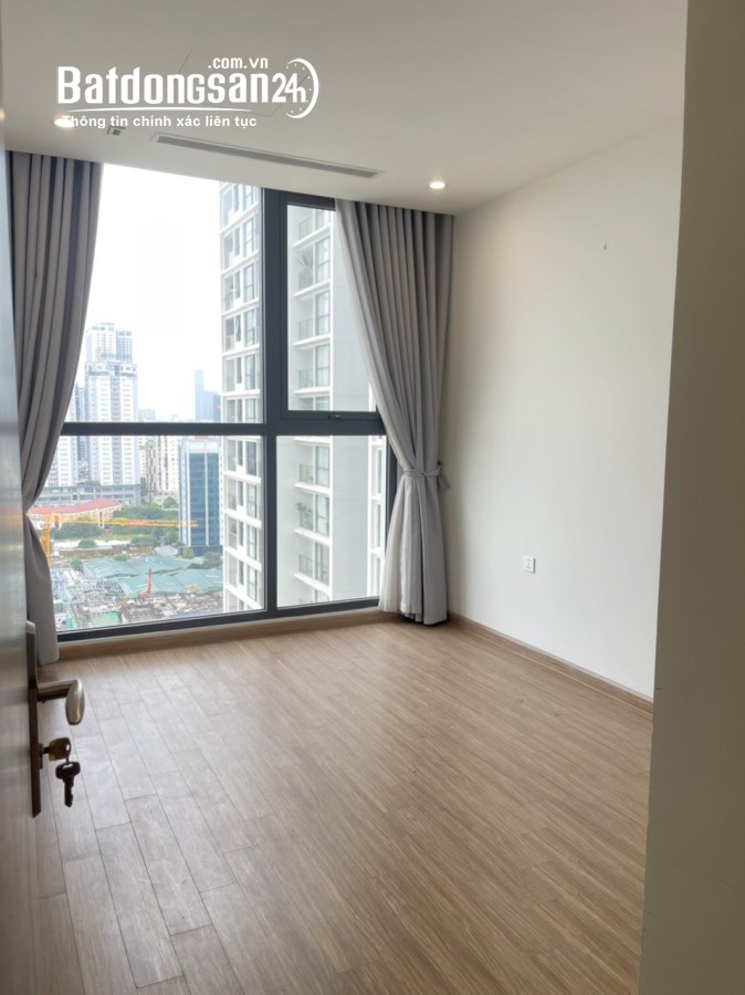 Cho thuê căn hộ chung cư Vinhomes Sky Lake, 3 ngủ, đồ cơ bản, giá 28tr