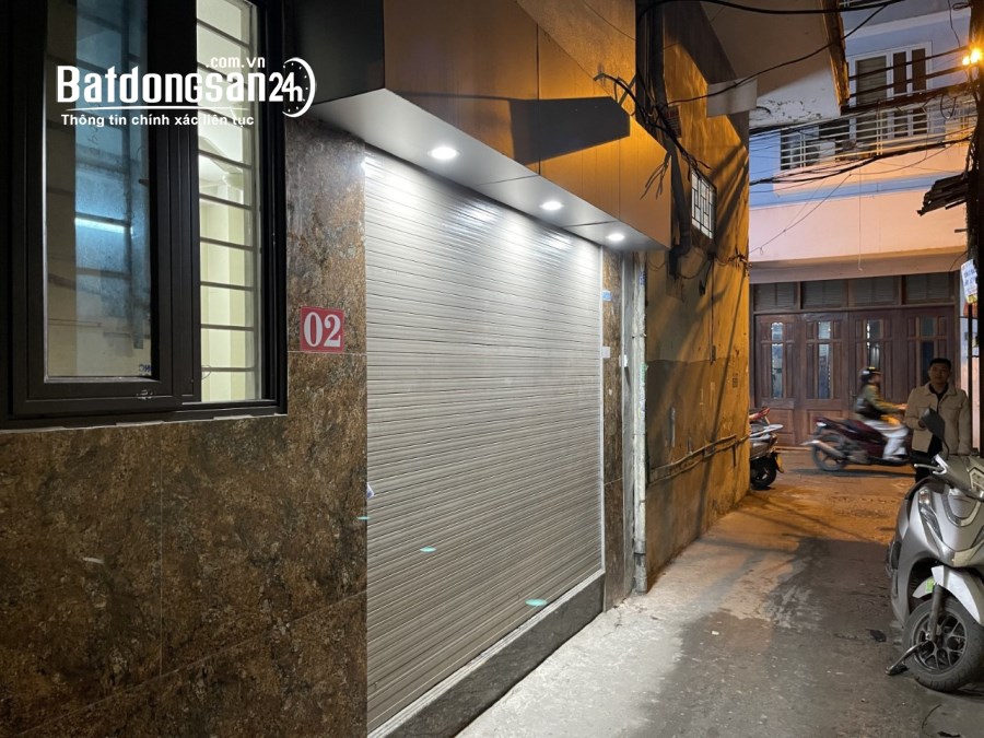  Bán nhà 4 tầng phố Hồ Ba mẫu, quận Đống Đa 26m2 giá 2.7 tỷ
