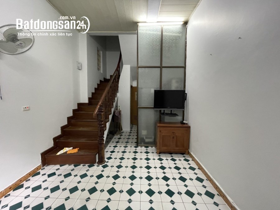 Cho thuê nhà Phố Bùi Ngọc Dương, Phường Bạch Mai, Quận Hai Bà Trưng. DT 30m2x4tang