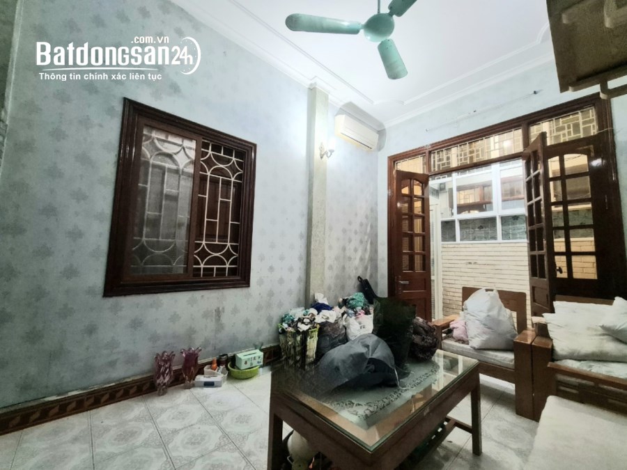  Bán nhà 4 tầng đường hồ Văn Chương, quận Đống Đa 26m2 giá 2.7 tỷ