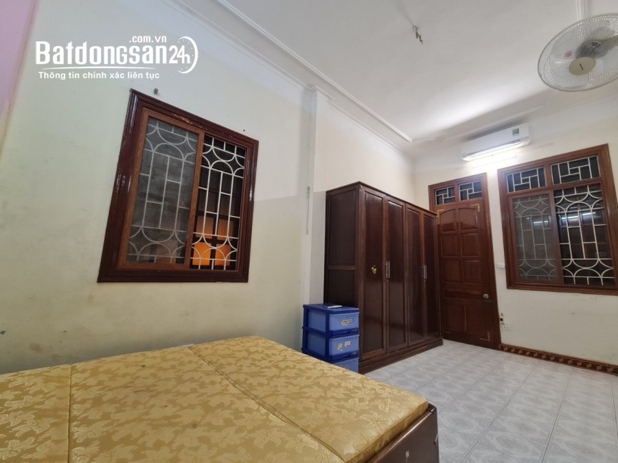  Bán nhà 4 tầng đường hồ Văn Chương, quận Đống Đa 26m2 giá 2.7 tỷ