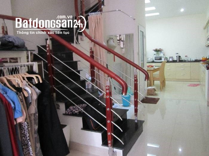 Quan Hoa cầu giấy 42m,  6 tầng, mặt tiền 3.9, 8 tỷ; 10m ra phố Quan Hoa.