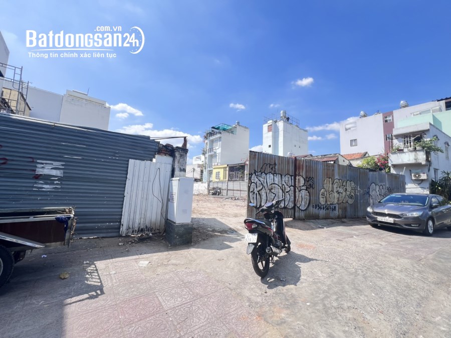 Cho thuê MẶT TIỀN HOÀNG SA, Quận 3 (15 x 35m; Vỉa hè rộng). Giá chỉ 90 triệu!!