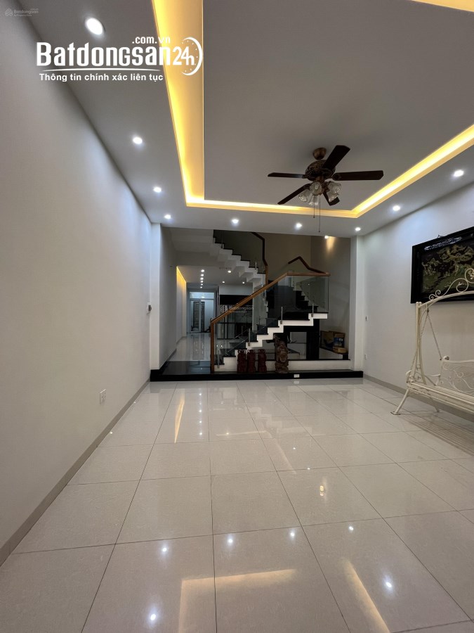 Nhà MẶT TIỀN SIÊU MỚI!! đường VÕ VĂN TẦN (P5, Q3) DT: 4x18, DTSD: 360m2