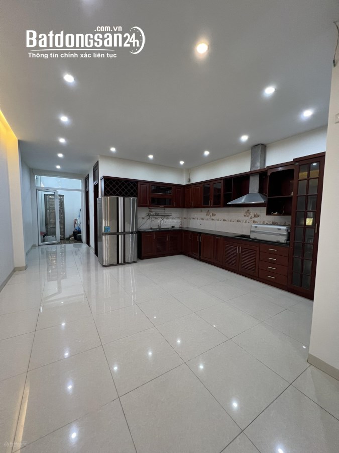 Nhà MẶT TIỀN SIÊU MỚI!! đường VÕ VĂN TẦN (P5, Q3) DT: 4x18, DTSD: 360m2