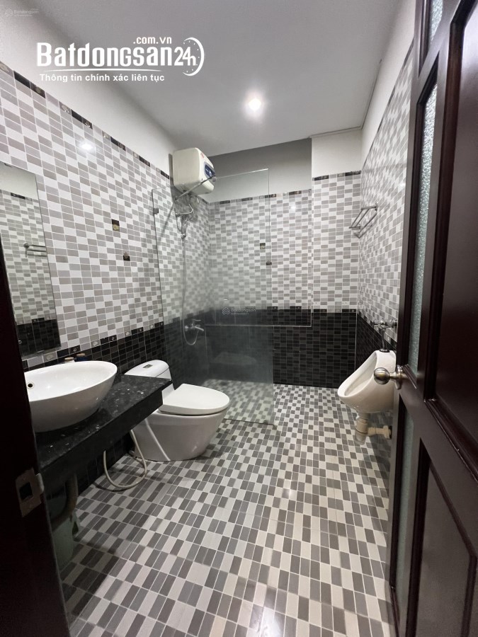 Nhà MẶT TIỀN SIÊU MỚI!! đường VÕ VĂN TẦN (P5, Q3) DT: 4x18, DTSD: 360m2