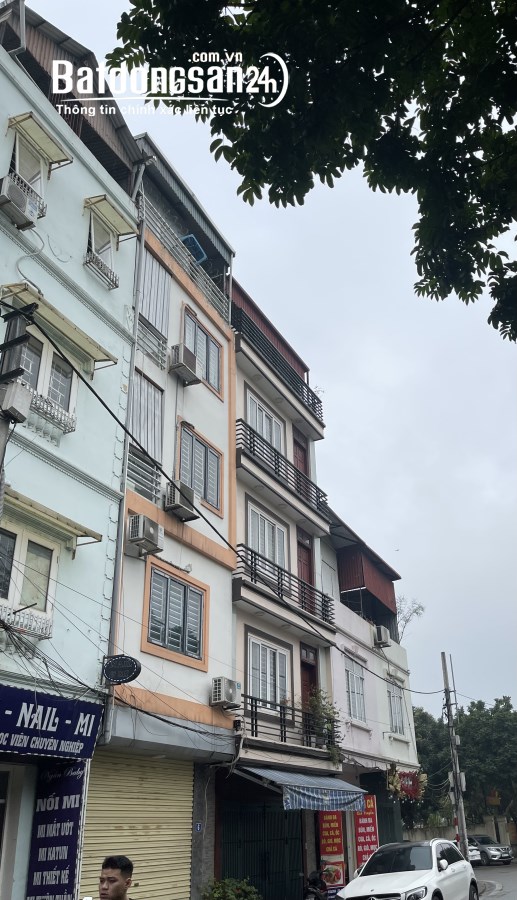 Bán Nhà Phố Trạm Long Biên -5 tầng , DT 43m2, Giá 3,9 tỷ
