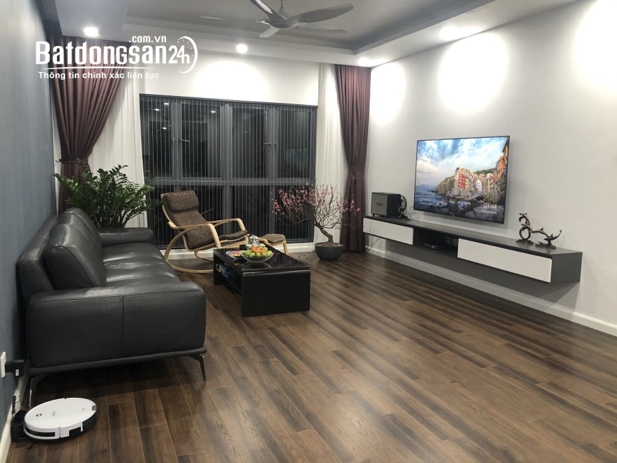 Căn góc tầng trung 3 ngủ, 114m2, view đẹp, full đồ giá chỉ 5,1 tỷ tại Mulberry Lane