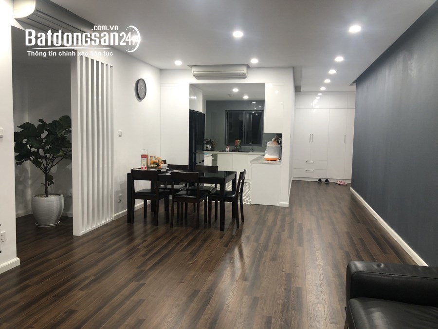 Căn góc tầng trung 3 ngủ, 114m2, view đẹp, full đồ giá chỉ 5,1 tỷ tại Mulberry Lane
