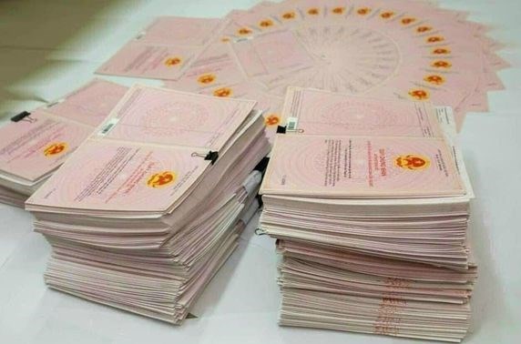 Kẹt tiền nên cần bán gấp lô góc 2 mặt tiền nằm ngay ngã 4 đường 18m.