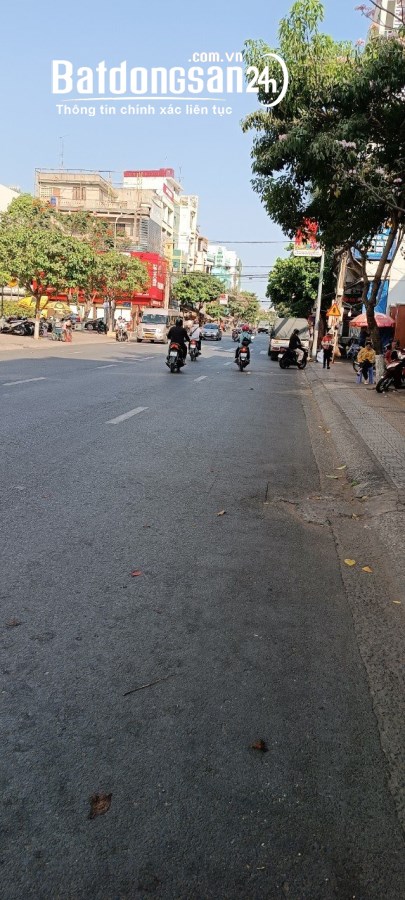 Bán nhà  mặt tiền đường Cách Mạng Tháng 8, phường Quang Vinh,tp Biên Hòa. Giá 14,7 tỷ