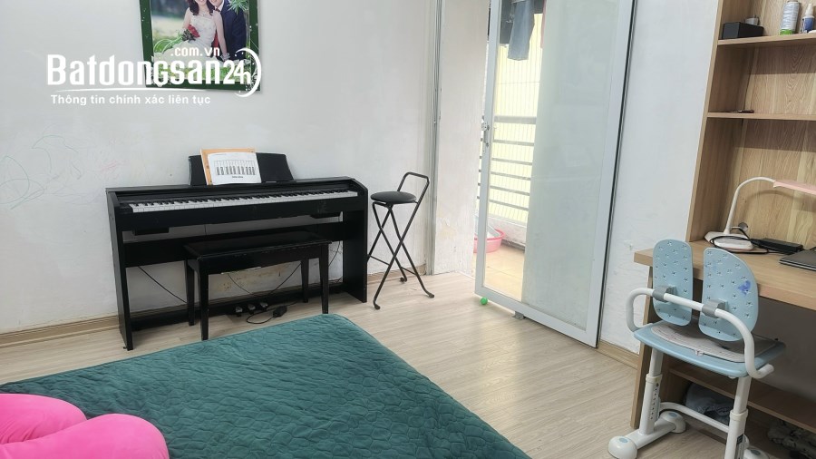 Chính chủ cần bán gấp CHCC CT1 KĐT Mễ Trì Hạ 63m2 2PN Đủ đồ đẹp thoáng mát bán 3,2 tỷ