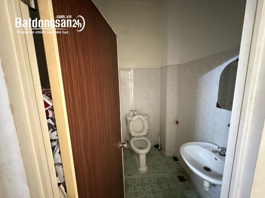 Sang Gấp Nhà Số 128 Huỳnh Văn Bánh P11 Phú Nhuận,Ngang 4Mx10M,1 Trệt 3 Lầu 3Pn 2WC