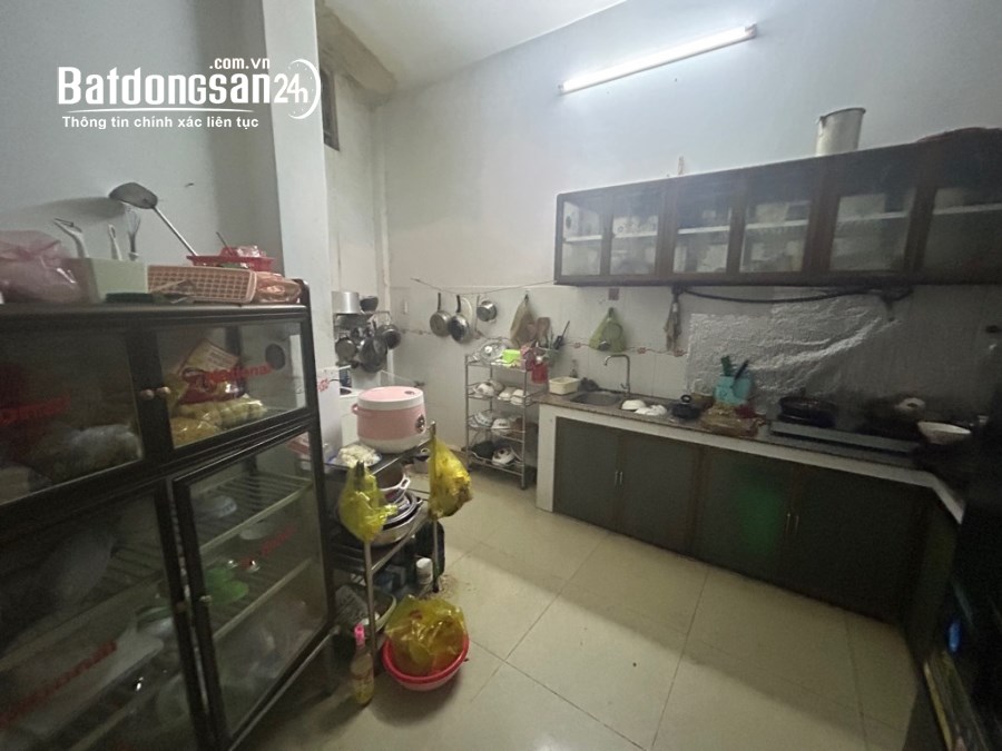 Chủ nhà ngộp Bank bán gấp nhà 3 tầng, dt 112 m2 đường Hương Lộ 2