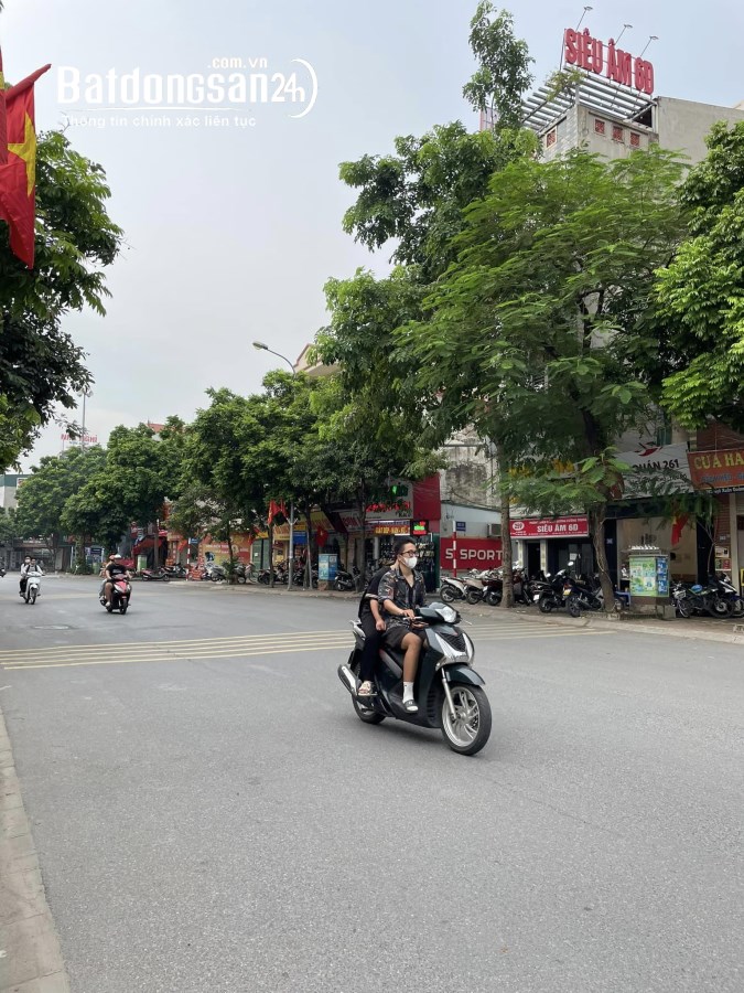 Cho thuê Biệt thự khu 31ha Trâu Quỳ -247m2 đường 13m 4 tầng sẵn phòng.0982852808