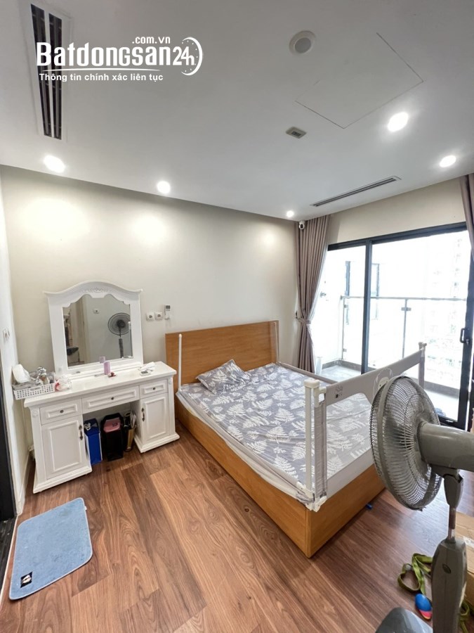 Chủ nhà tin tưởng gửi bán bên em TẦNG TRUNG 80m2, 2PN, hướng ĐN tại Imperia Gardern 