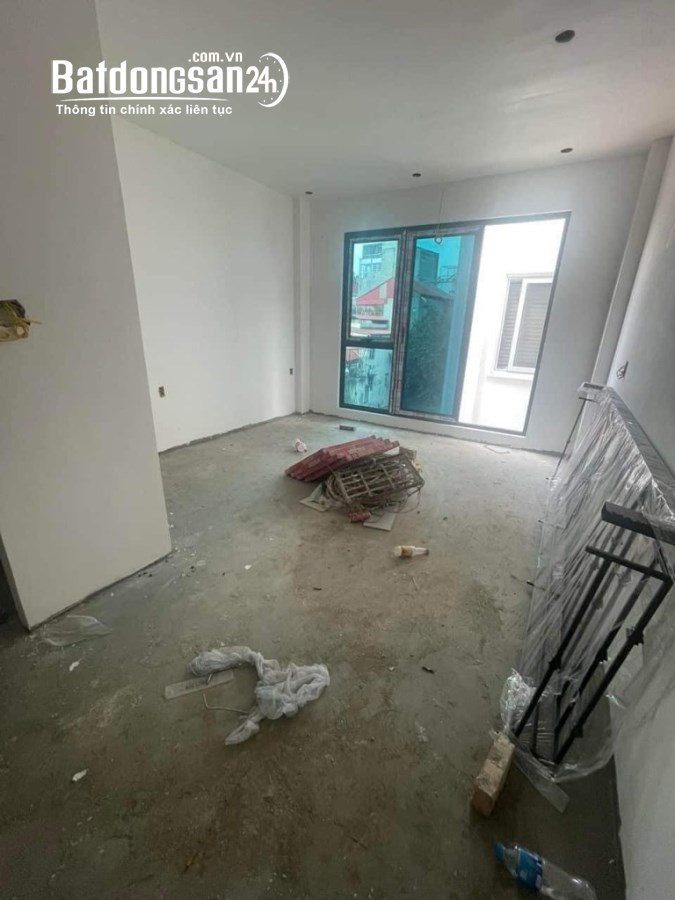 Nhà đẹp Hoàng Hoa Thám - trung tâm quận Ba Đình , 35m2, 6 tầng, mặt tiền 4m, 6,3 tỷ.