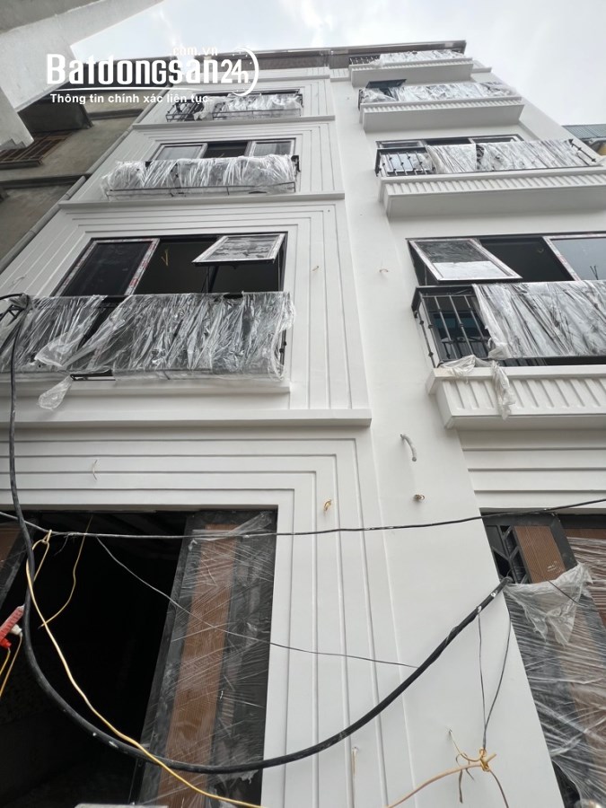 Nhà đẹp Hoàng Hoa Thám - trung tâm quận Ba Đình , 35m2, 6 tầng, mặt tiền 4m, 6,3 tỷ.