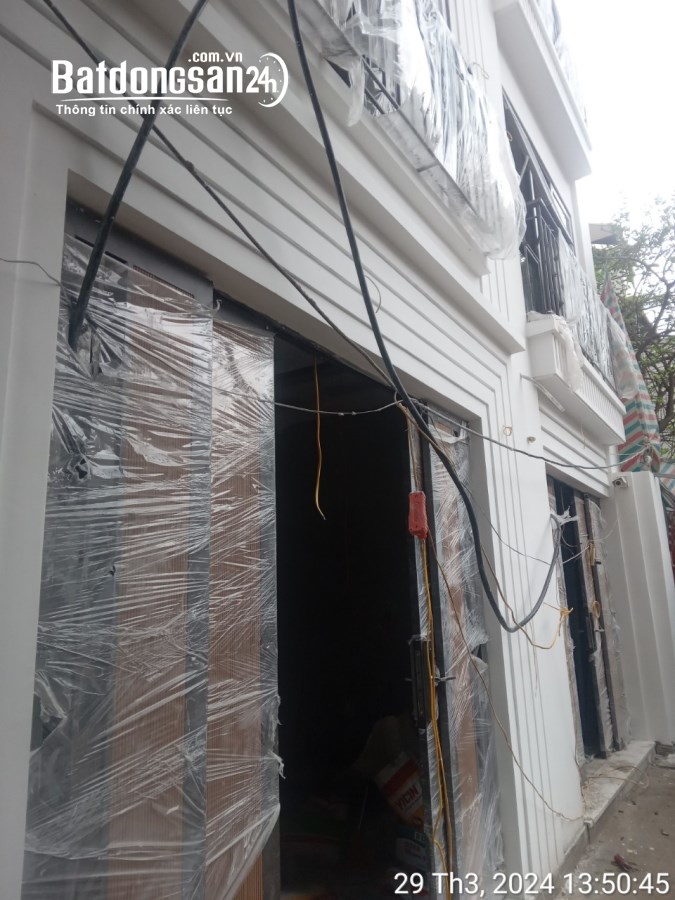 Nhà đẹp Hoàng Hoa Thám - trung tâm quận Ba Đình , 35m2, 6 tầng, mặt tiền 4m, 6,3 tỷ.