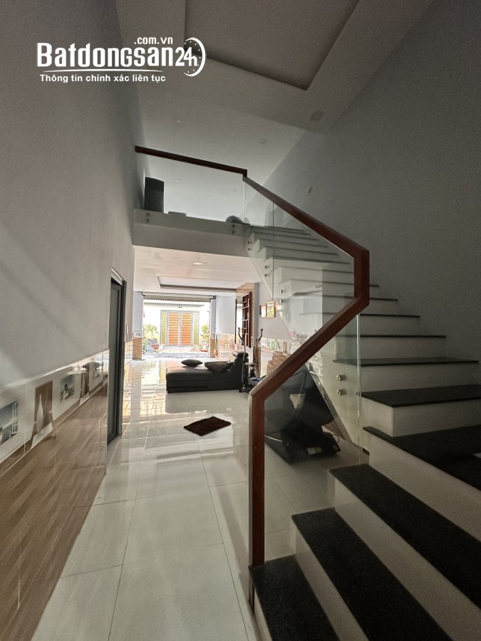 Bán nhà khu cư xá B5 phường Tân Hiệp, Biên Hoà. DT 6x22m, nhà 1 lầu. Giá 4,9 tỷ.