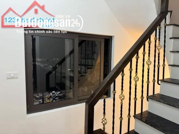BÁN GẤP LÊ VĂN LƯƠNG, THANH XUÂN, NHÀ ĐẸP MỚI, 40M2 5 TẦNG 4.8 TỶ 