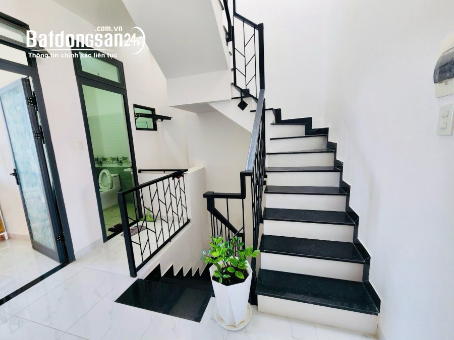 Bán nhà đẹp 3 tầng tại xã Vĩnh Thạnh, Nha Trang. DT 76,3m2