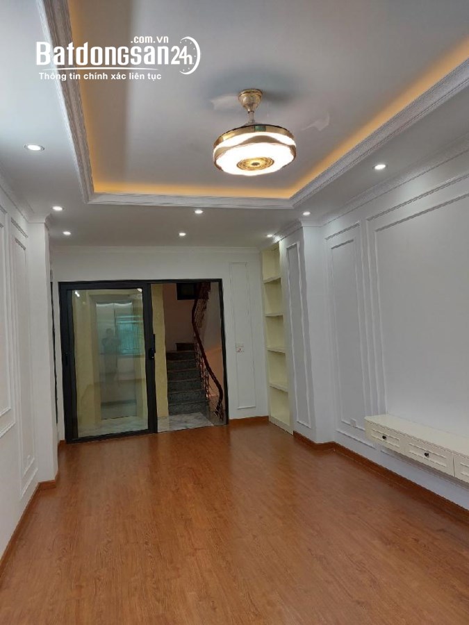 Nhà đẹp Thụy Khuê - Hồ Tây hóng gió - mới !! 40m , 6 tầng , 7,3 tỷ