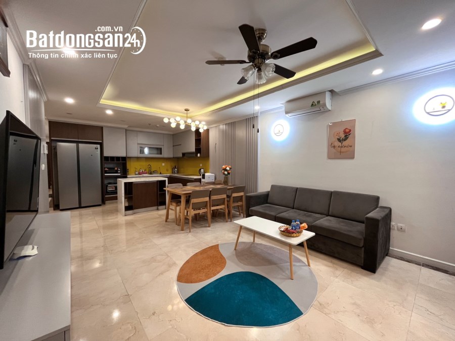 Chính chủ Bán gấp CHCC D. Le Roi Soleil Hồ Tây 111m 3PN 3WC đủ đồ view đẹp giá 9,3 tỷ