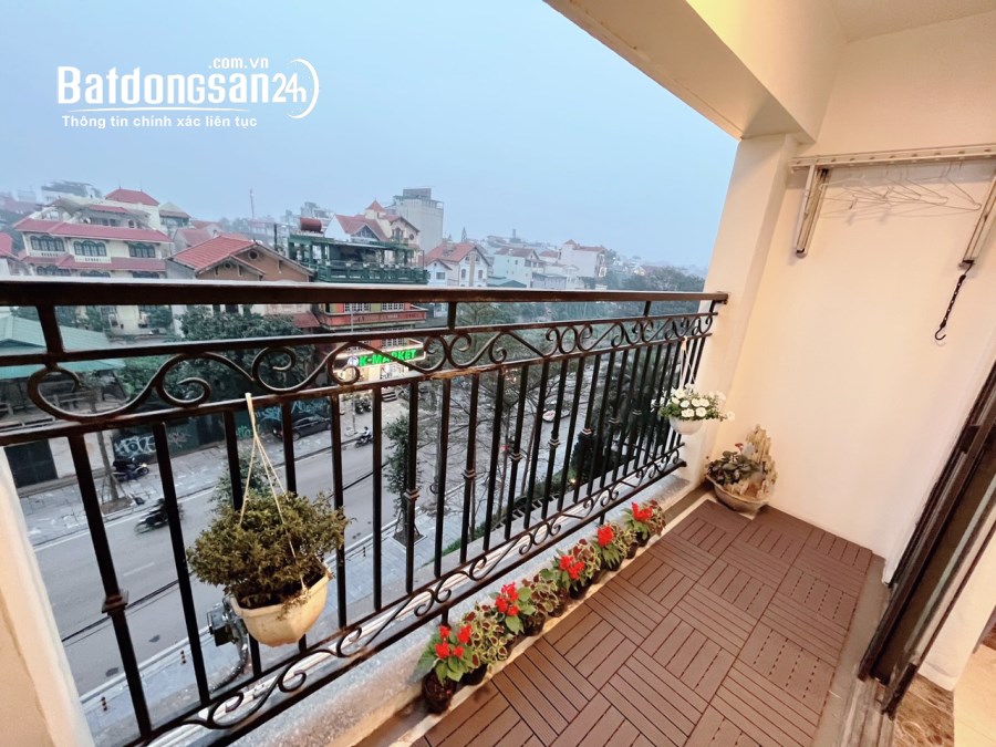 Chính chủ Bán gấp CHCC D. Le Roi Soleil Hồ Tây 111m 3PN 3WC đủ đồ view đẹp giá 9,3 tỷ