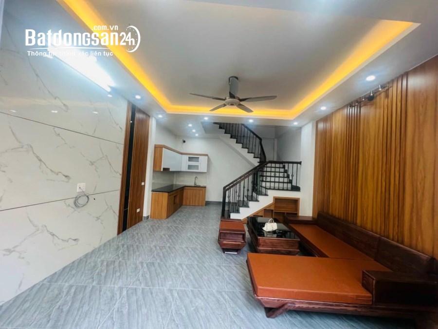 Bán nhà 4 tầng ngõ phố An Ninh, TP Hải Dương, 40m2, hướng tây, 3 ngủ, nhà đẹp, giá ch