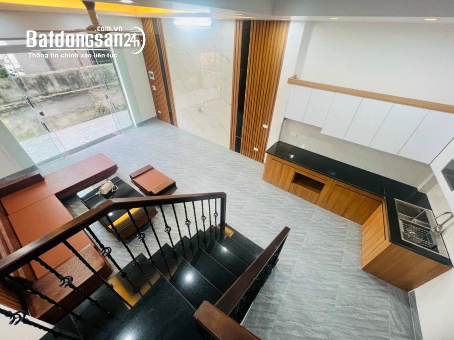 Bán nhà 4 tầng ngõ phố An Ninh, TP Hải Dương, 40m2, hướng tây, 3 ngủ, nhà đẹp, giá ch