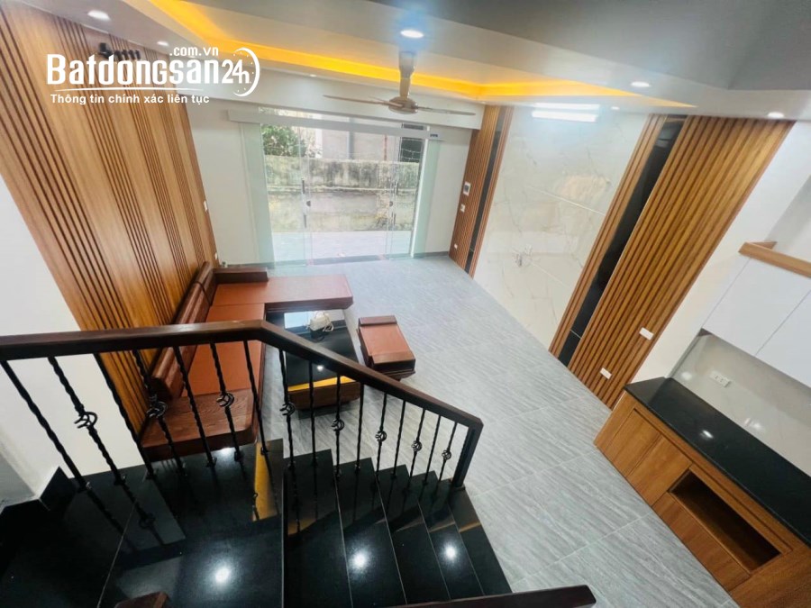 Bán nhà 4 tầng ngõ phố An Ninh, TP Hải Dương, 40m2, hướng tây, 3 ngủ, nhà đẹp, giá ch