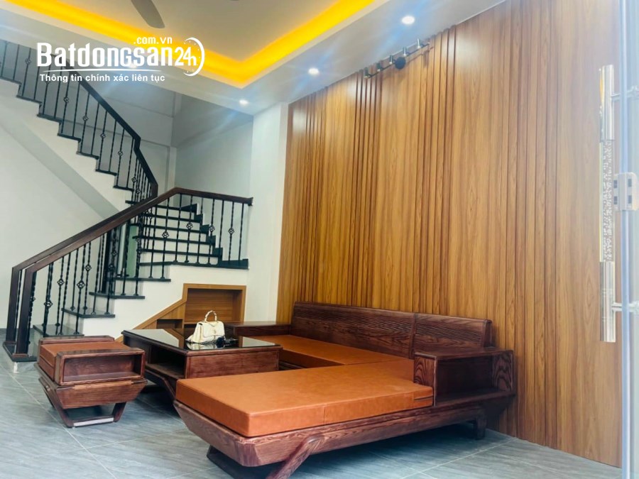 Bán nhà 4 tầng ngõ phố An Ninh, TP Hải Dương, 40m2, hướng tây, 3 ngủ, nhà đẹp, giá ch