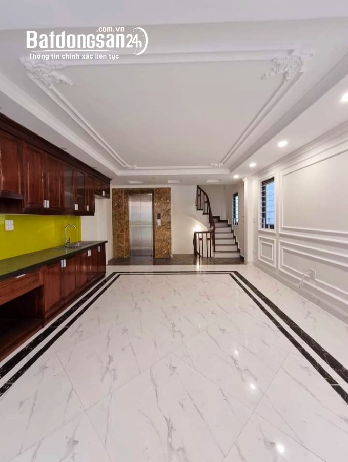Mặt phố Trần Vỹ 80m*7T giá 25 tỷ, lô góc vỉa hè, thang máy, KD, cho thuê 450tr/năm