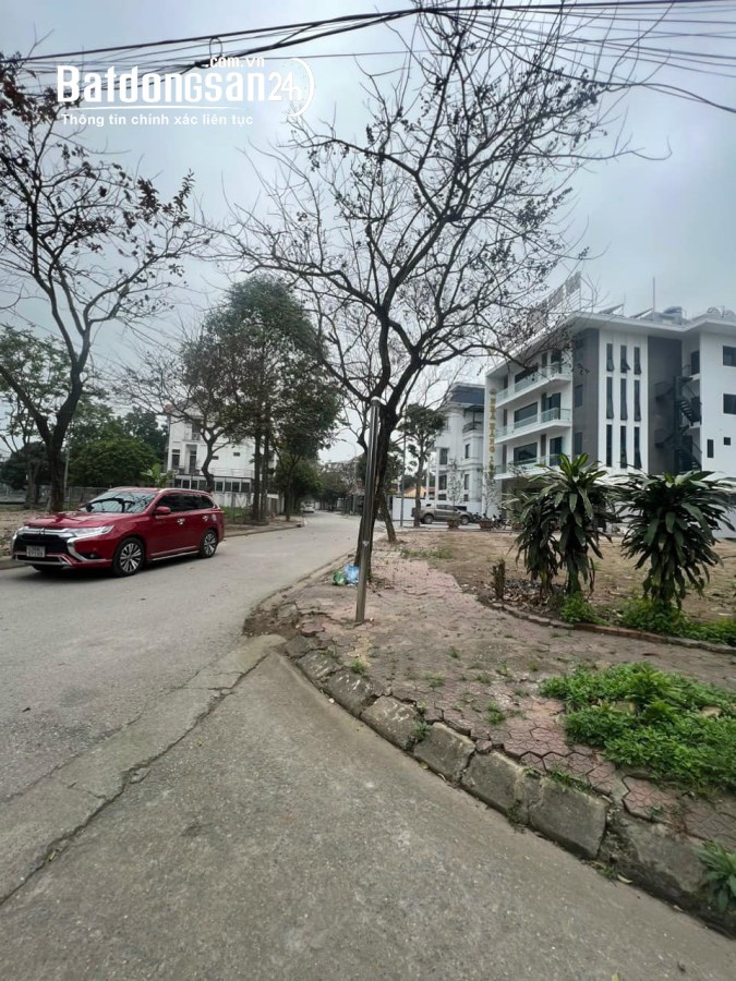 Mặt phố gần hồ Hòa Bình,Đường Trần Quốc Lặc, Phường Quang Trung