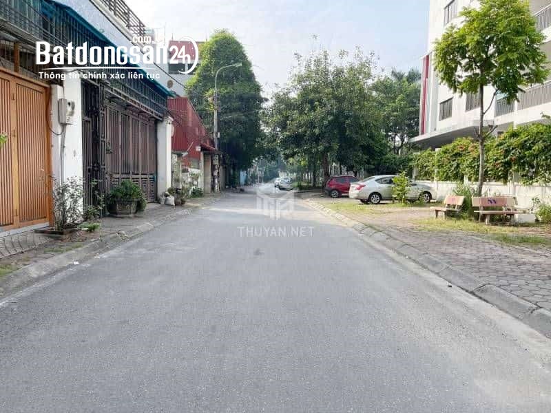 Cần bán 75,4m2 đất ngõ 541 Bát Khối, Long Biên. Đối diện trường Hoa Anh Đào