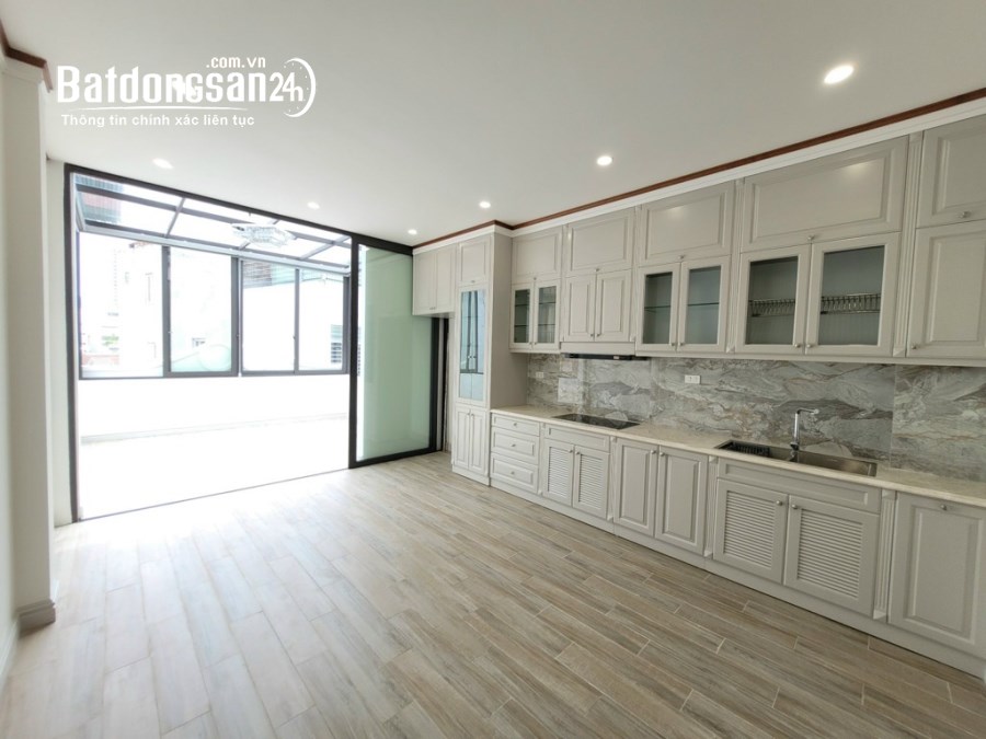 Bán nhà Trương Công Giai,Cầu Giấy, 30m ra phố, Oto vào nhà, Thang máy, K. doanh, 50m2