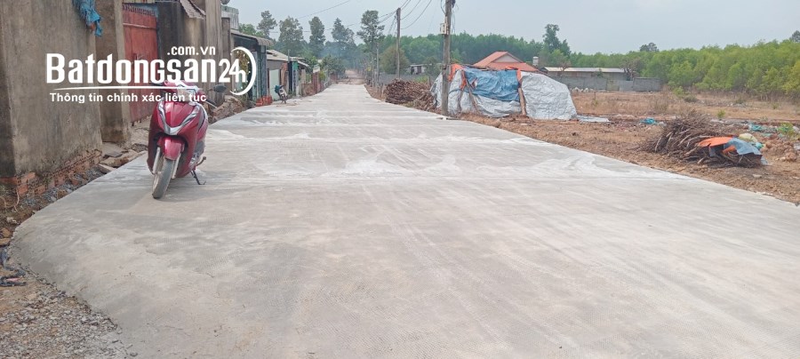 Bán đất lô đất 2mt đường betong 7m thông, Đối diện nhà dân, DT; 5x17m, đầu tổ 38 kp7