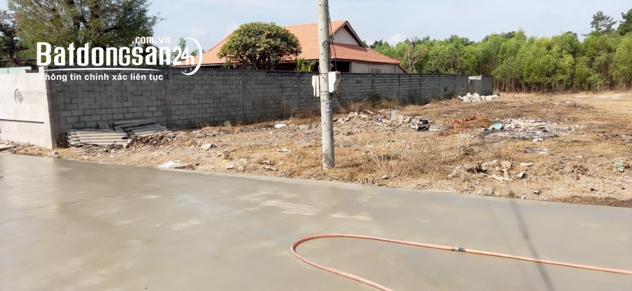 Bán đất lô đất 2mt đường betong 7m thông, Đối diện nhà dân, DT; 5x17m, đầu tổ 38 kp7