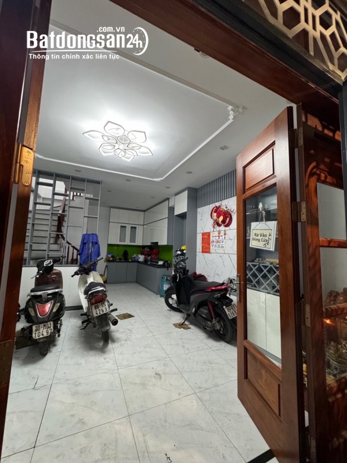 Bán nhà ngõ GỐC ĐỀ, 5 tầng 39m² mặt tiền 4.8m Lô góc thoáng vĩnh viễn chủ chào 4,7 tỷ