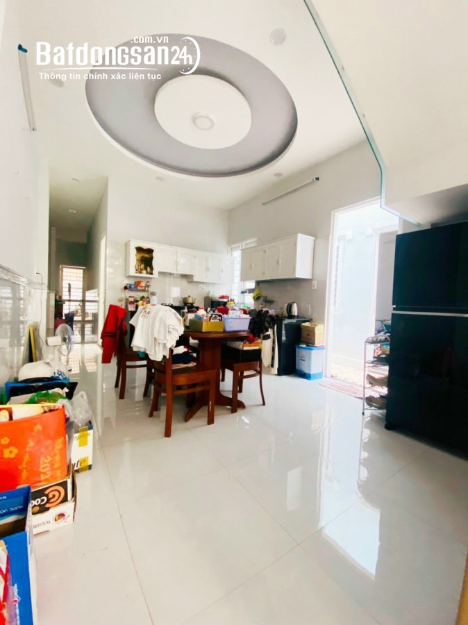 Bán nhà lầu mới đẹp phường Quang Vinh, tp Biên Hoà. Đường oto. Giá chỉ 3,4 tỷ.