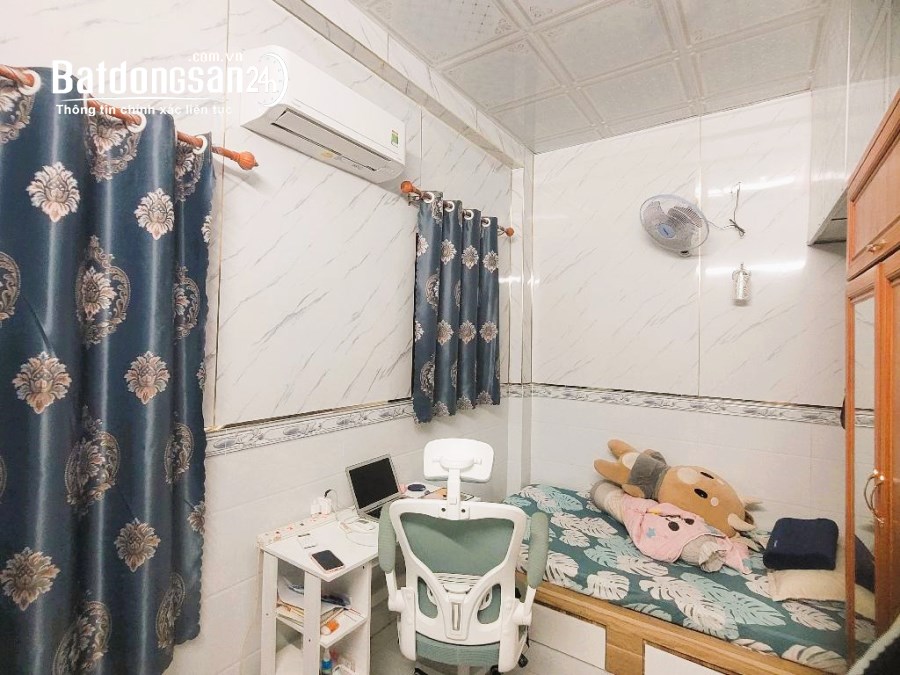Nhà ngay chợ Bùi Thế Mỹ, 4 tầng, 2 tỷ 8, DTSD 80m2 
